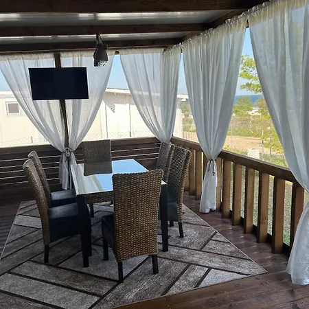 каравана кътче от рая Țarevo